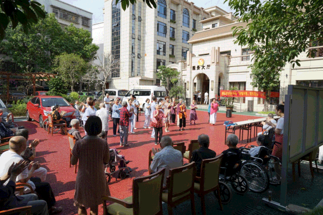 1568605703.gif 640 (3).gif